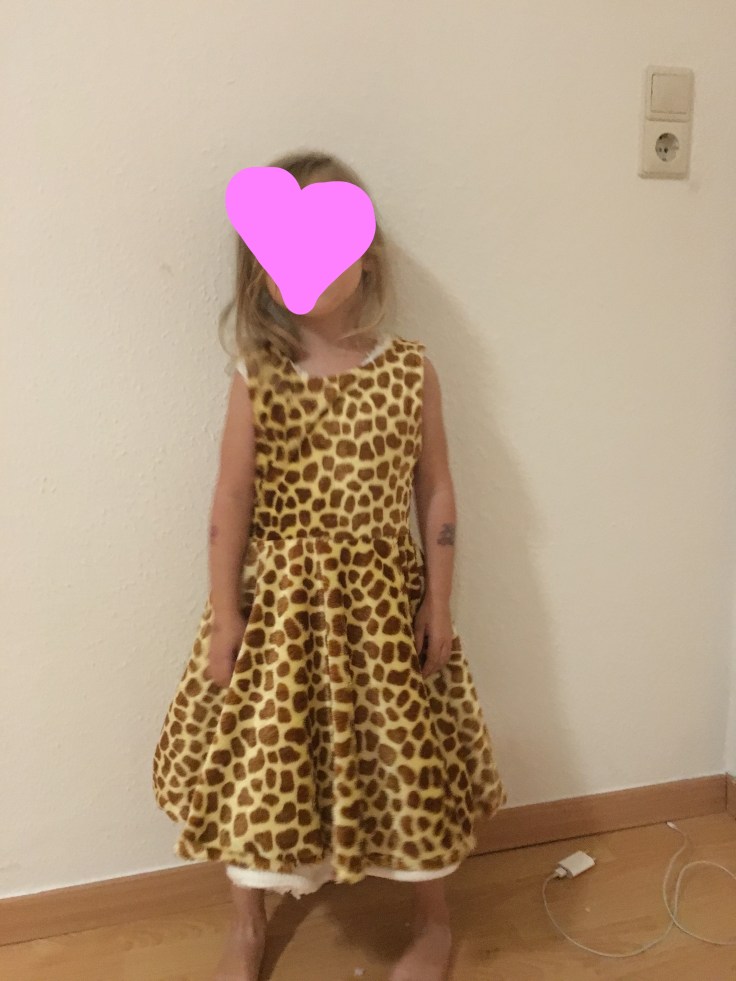 DIY Kinderkostüm Giraffe als Kleid