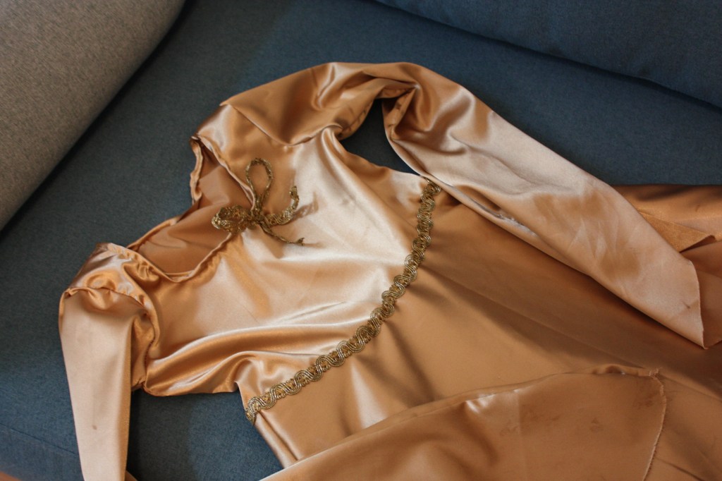 Prinzessinnenkleid mit Schleife