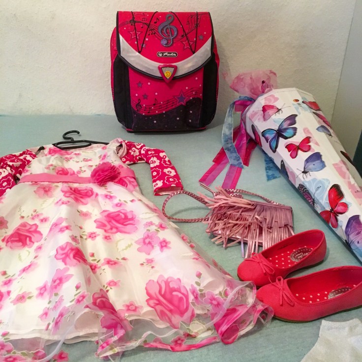 Schulkind Ranzen Kleid Zuckertüte