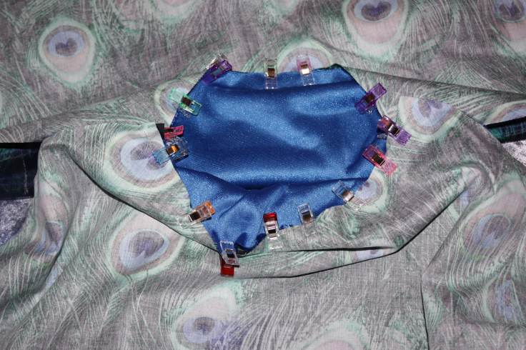 Rock an Oberteil feststecken