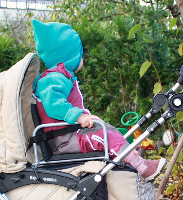 Wie transportiert man 2 Kinder unter 2 Jahren?