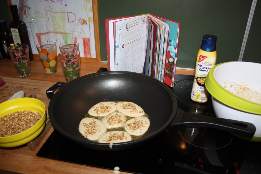 Pancakes braten mit Granola