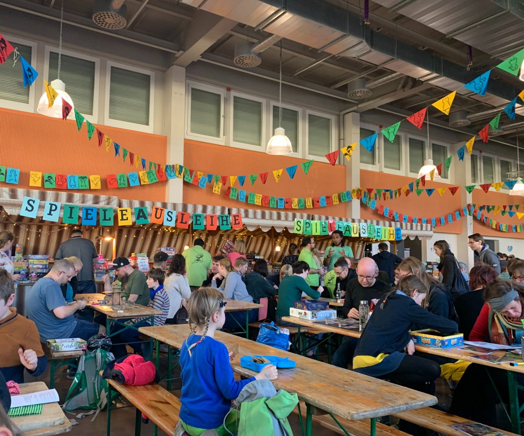 Menschen auf der Dresden spielt 2022