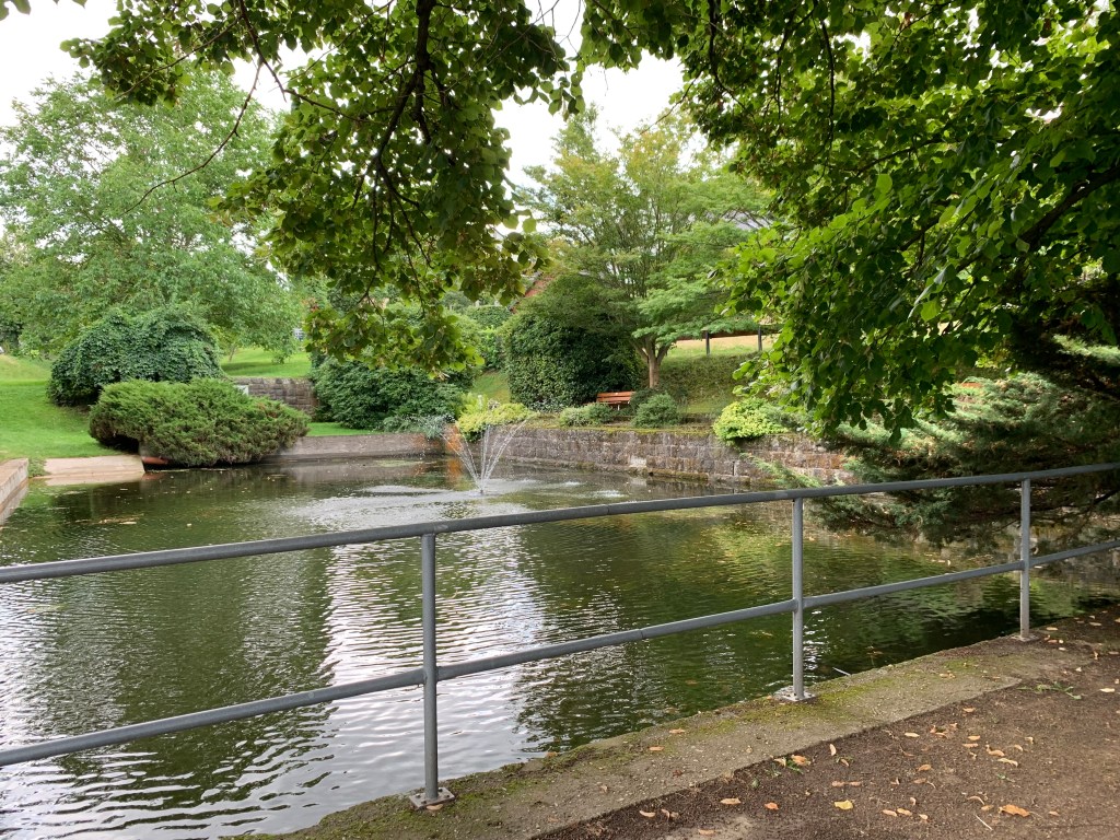 Teich mit Springbrunnen