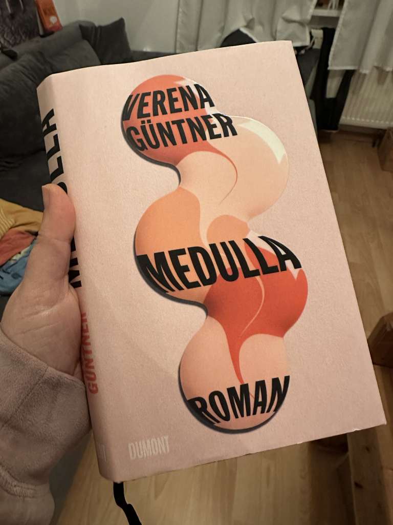 Buch mit der Aufschrift "Medulla"