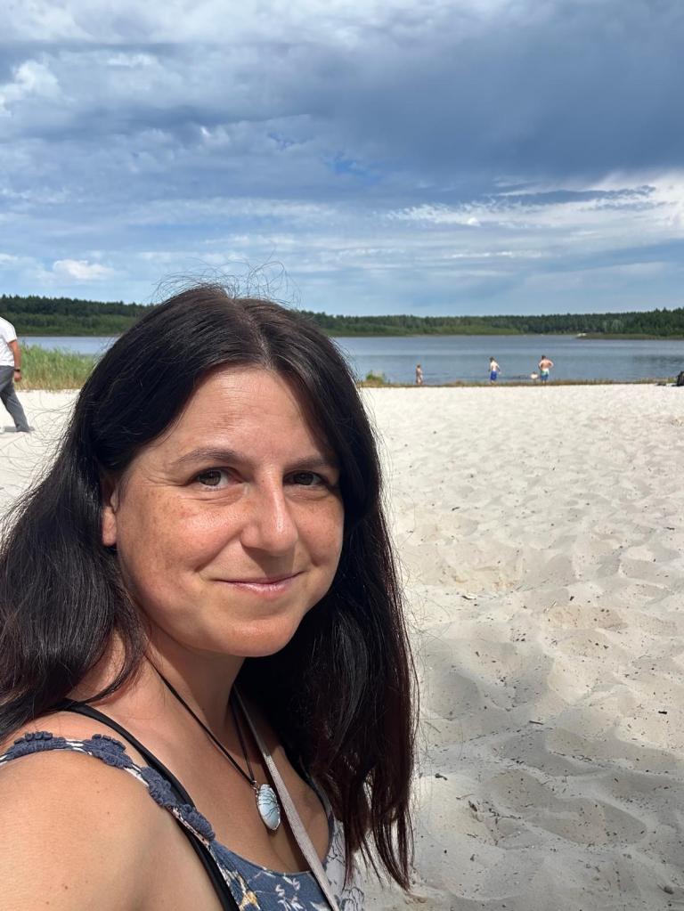 Frau am Briesensee